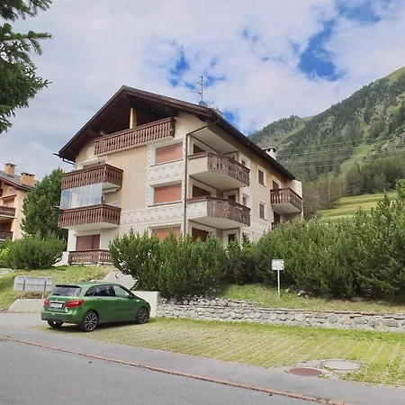 Arpi Apartament *