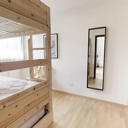 Arpi Apartament *